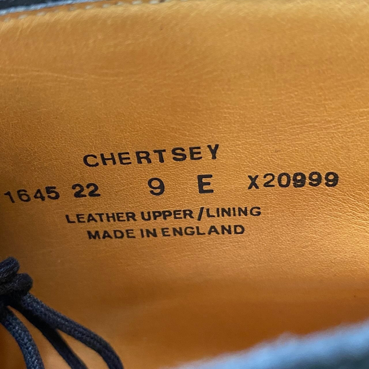 2f10【美品】 CROCKETT & JONES クロケットアンドジョーンズ CHERTSEY チャートシー プレーントゥ チャッカブーツ スウェードレザー シューズ サイズ9 ブラック メンズ 紳士靴u02t