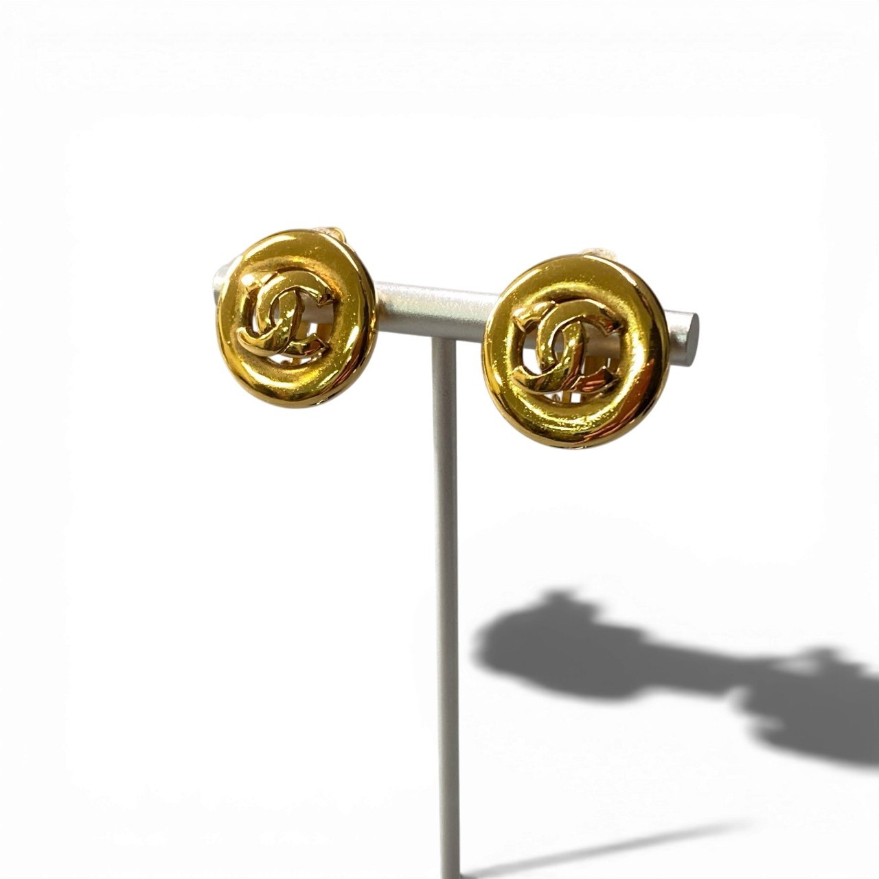 b5 Vintage CHANEL Coco Mark Gold Earringsta1