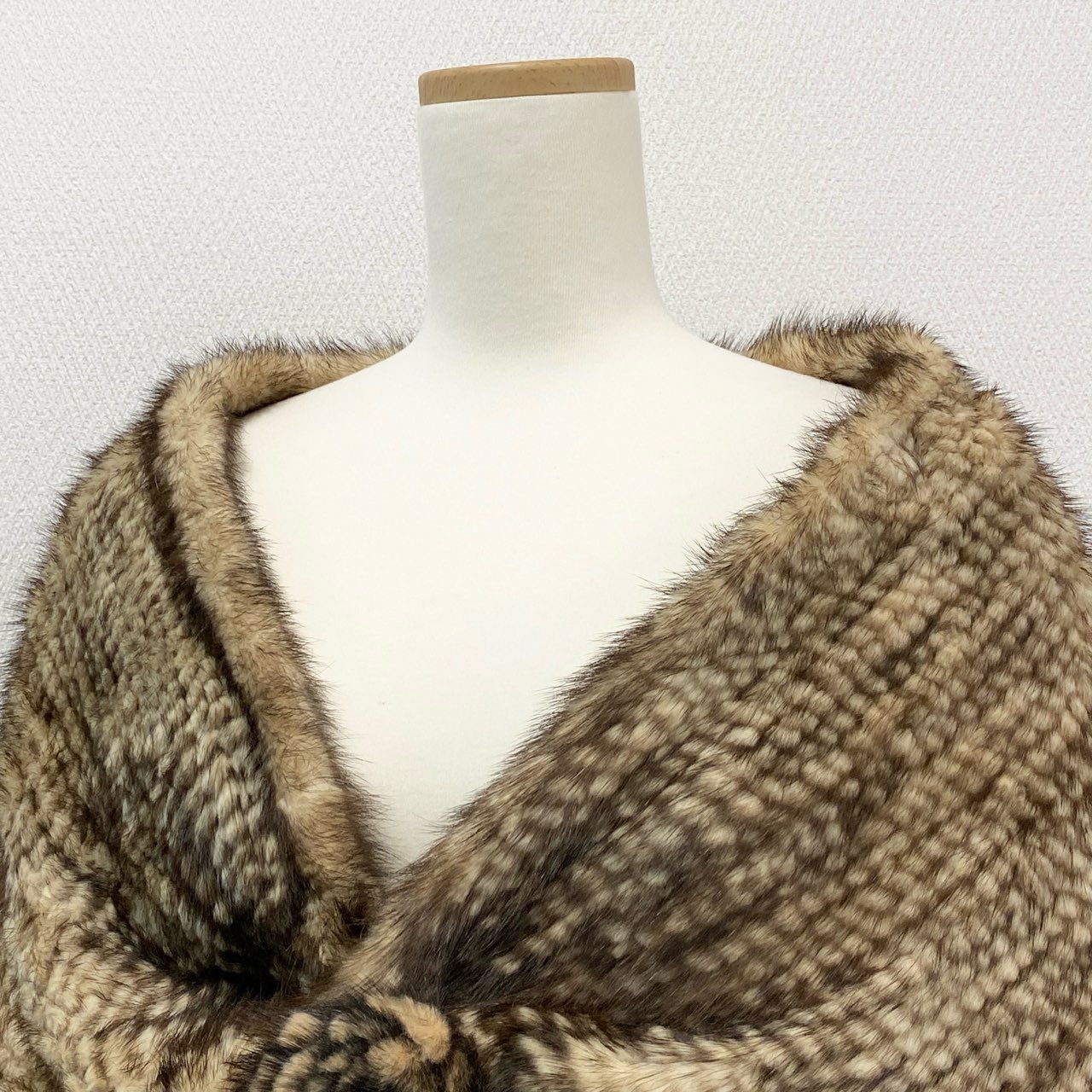 86j23 《美品》マフラー ストール ミンクヤーン ミンクファー 毛皮 ベージュ系 レディース 女性用u02t