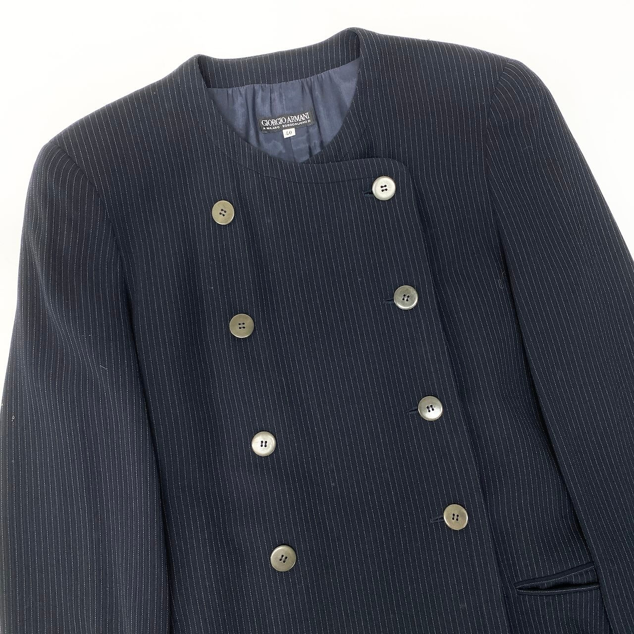 56e12 GIORGIO ARMANI ジョルジオアルマーニ セットアップ スカートスーツ ノーカラージャケット ダブルブレスト 膝丈スカート ストライプ柄 サイズ40 ネイビー レディース 女性服u02t