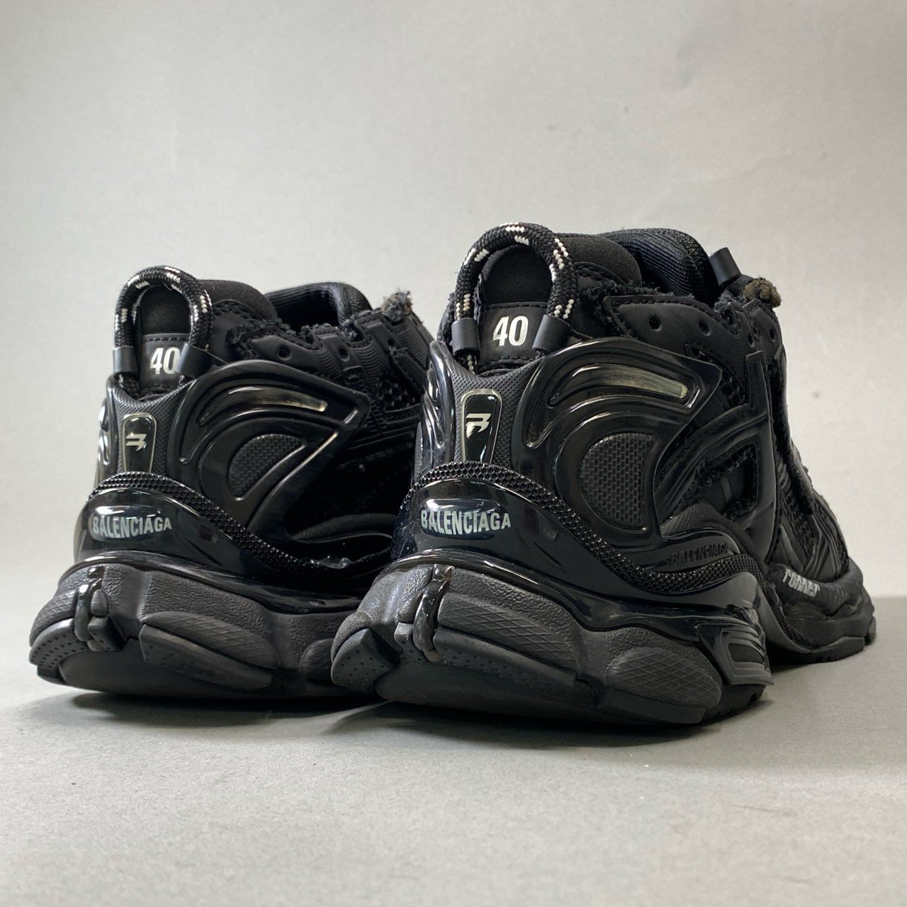 4j23 BALENCIAGA バレンシアガ RUNNER ローカットスニーカー シューズ USED加工 677403 40 26.5cm ブラック メンズo07t
