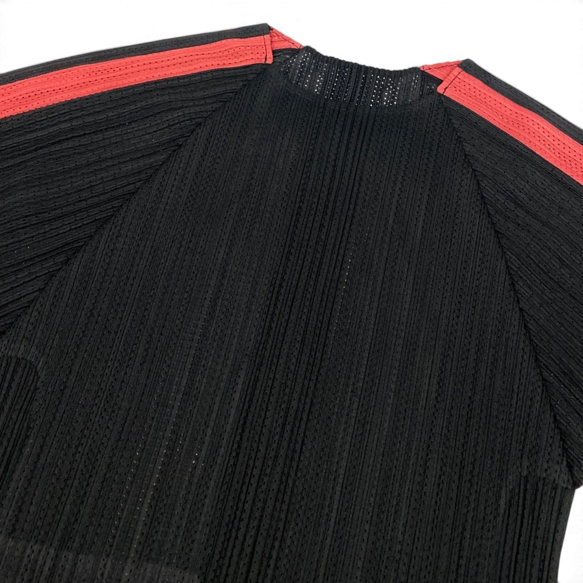Aj15 ISSEY MIYAKE イッセイミヤケ プリーツ サイドライン セットアップ メッシュ サイズL ブラック レッド ポリエステル100％ レディースo07t