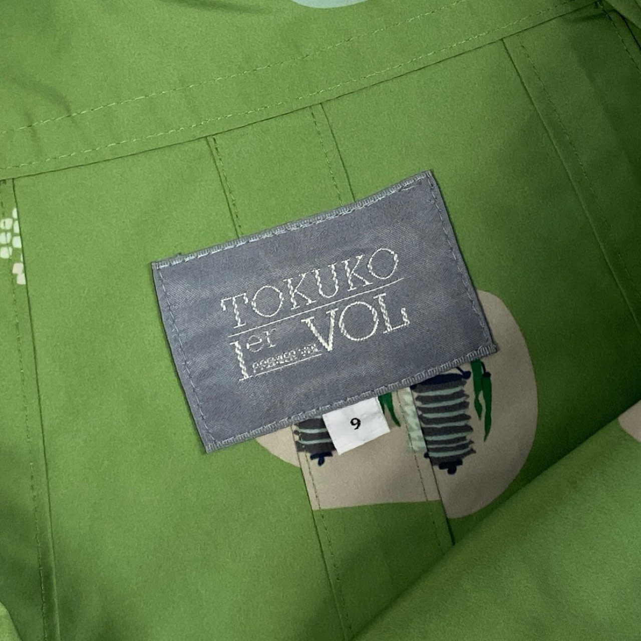 56k27 《美品》 TOKUKO 1er VOL トクコプルミエヴォル 薄手コート ジャケット 裏地総柄 Aライン 9 グリーン ポリエステル レディースu02t