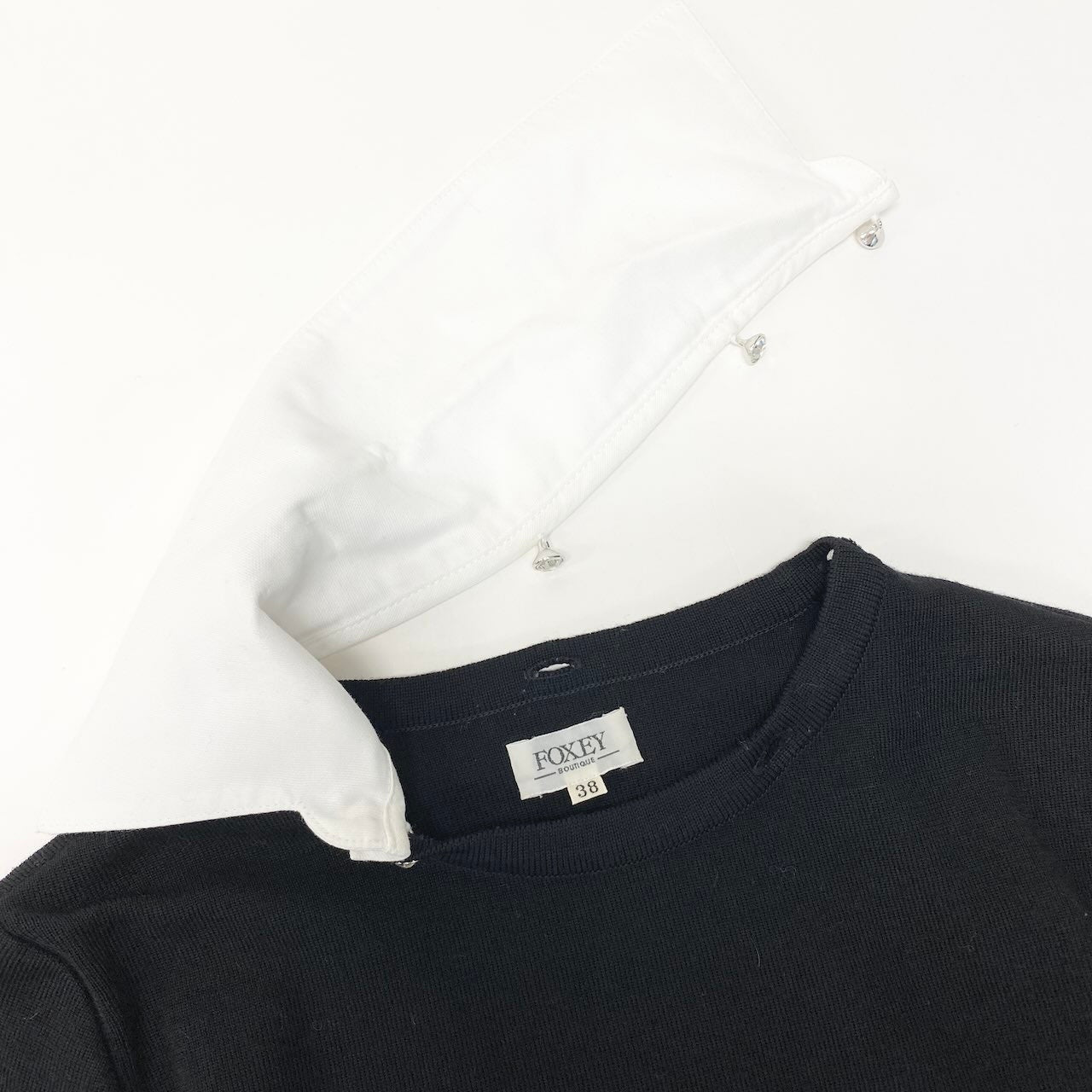 64d15 FOXEY BOUTIQUE フォクシー ブティック ロングスリーブ ニットセーター ハイゲージニット 白襟 カフス付 取り外し可 サイズ38 ブラック ウール100％ レディース 女性用u02t