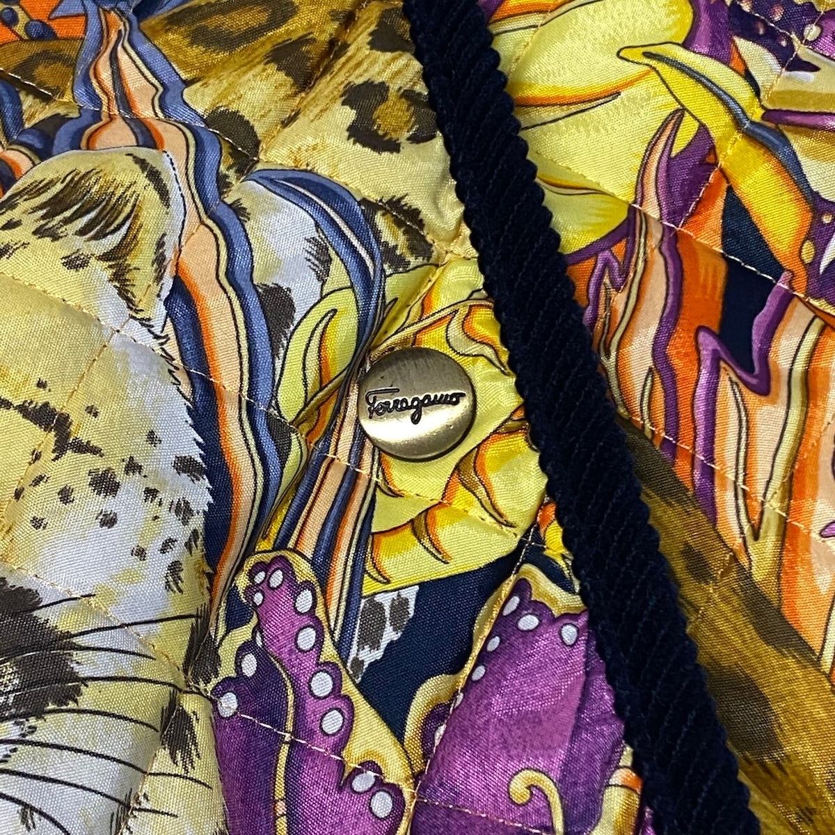 j29 Salvatore Ferragamo キルティングジャケット ヒョウ 花柄 ミドル丈 コーデュロイ襟 XSサイズ マルチカラー ポリエステル100％ レディース 女性用u02t