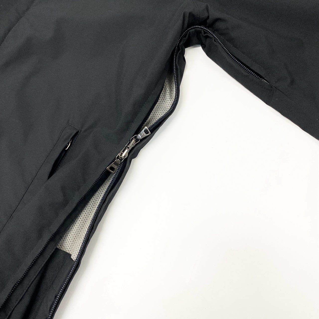 53j28《美品》 PRADA SPORT プラダ スポーツ 00s 袖ロゴ フルジップ ナイロンジャケット SGV84B 48 ブラック フード付 Y2K Vintage ヴィンテージt18r