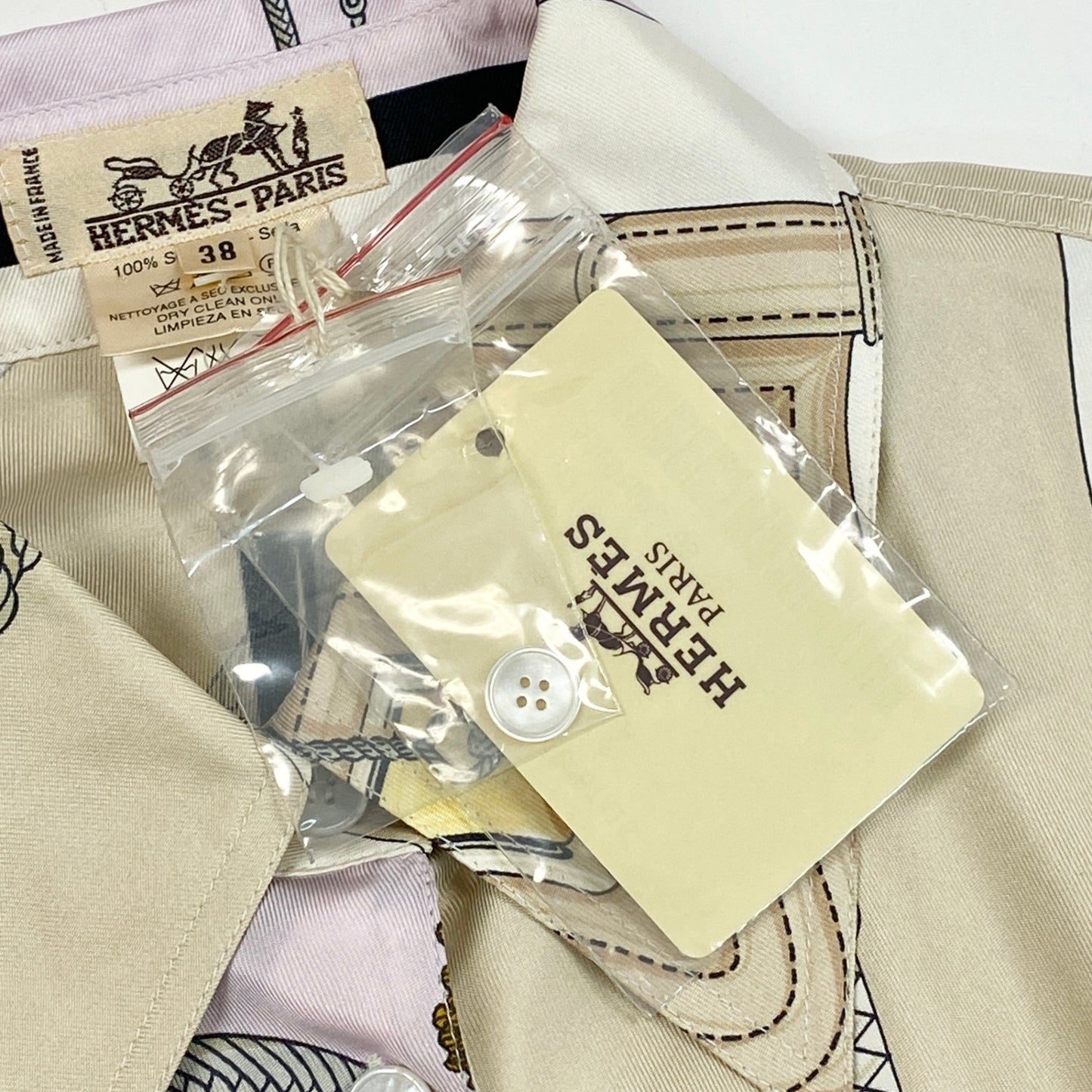 30k6【美品】HERMES エルメス 長袖シルクシャツ スカーフ柄 トップス フランス製 38サイズ マルチカラー レディースu02t