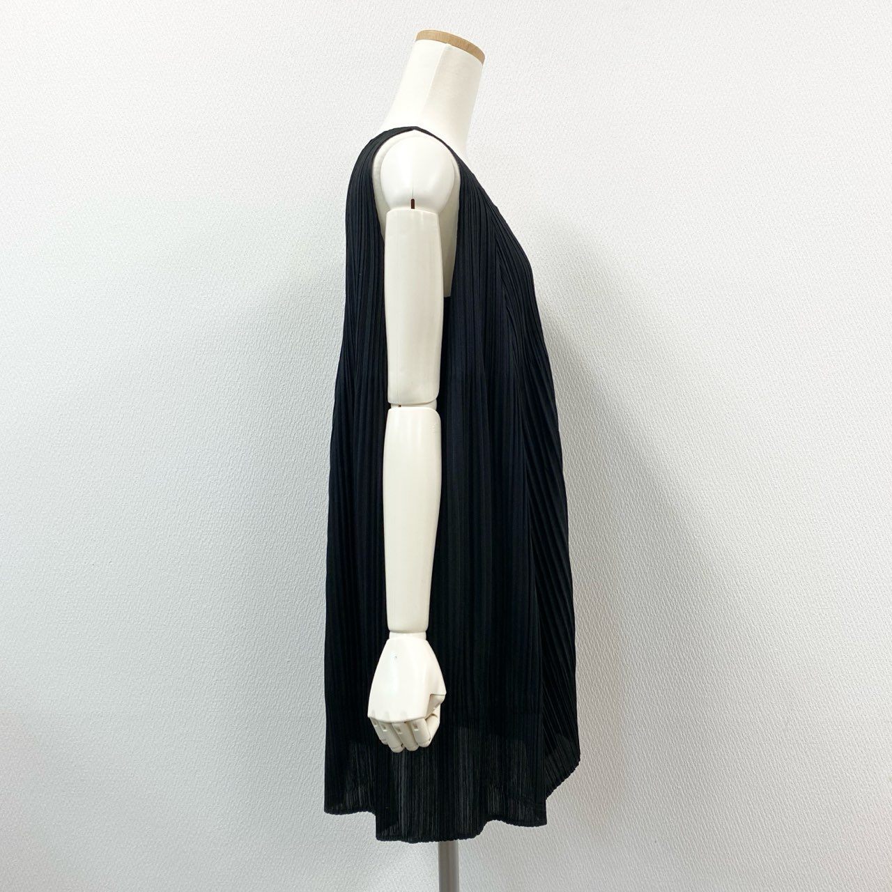 13j29 PLEATS PLEASE プリーツプリーズ ノースリーブカットソー チュニック プリーツ Vネック PP13-JT603 3サイズ ブラック レディースu02t