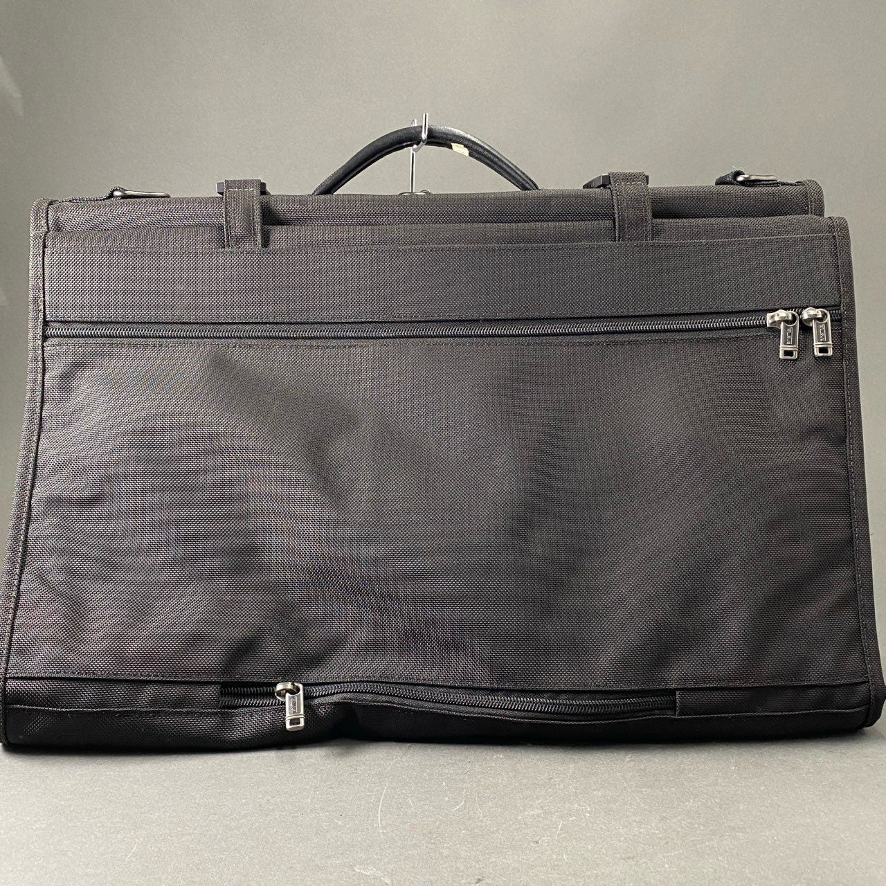 Ee14 TUMI トゥミ ALPHA TRI-FOLD CARRY ON GARMENT BAG アルファ ガーメントケース ブラック ビジネスバッグ スーツバッグ カバン