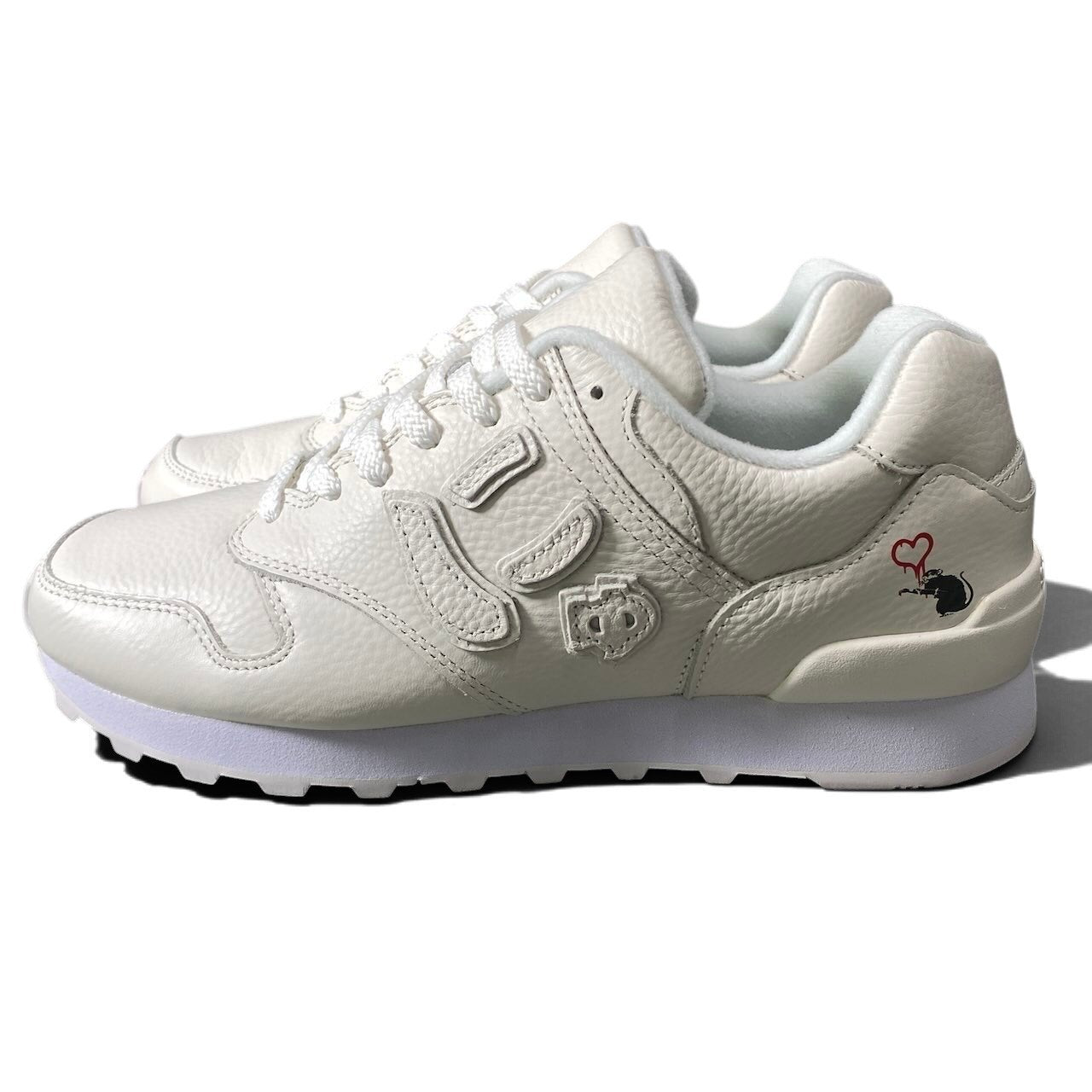 1h11 【極美品】SANGACIO にゅ～ず PURE WHITE BRANDALISED × バンクシー スニーカー 24.5cm ホワイト レザー レディース 女性用t18r