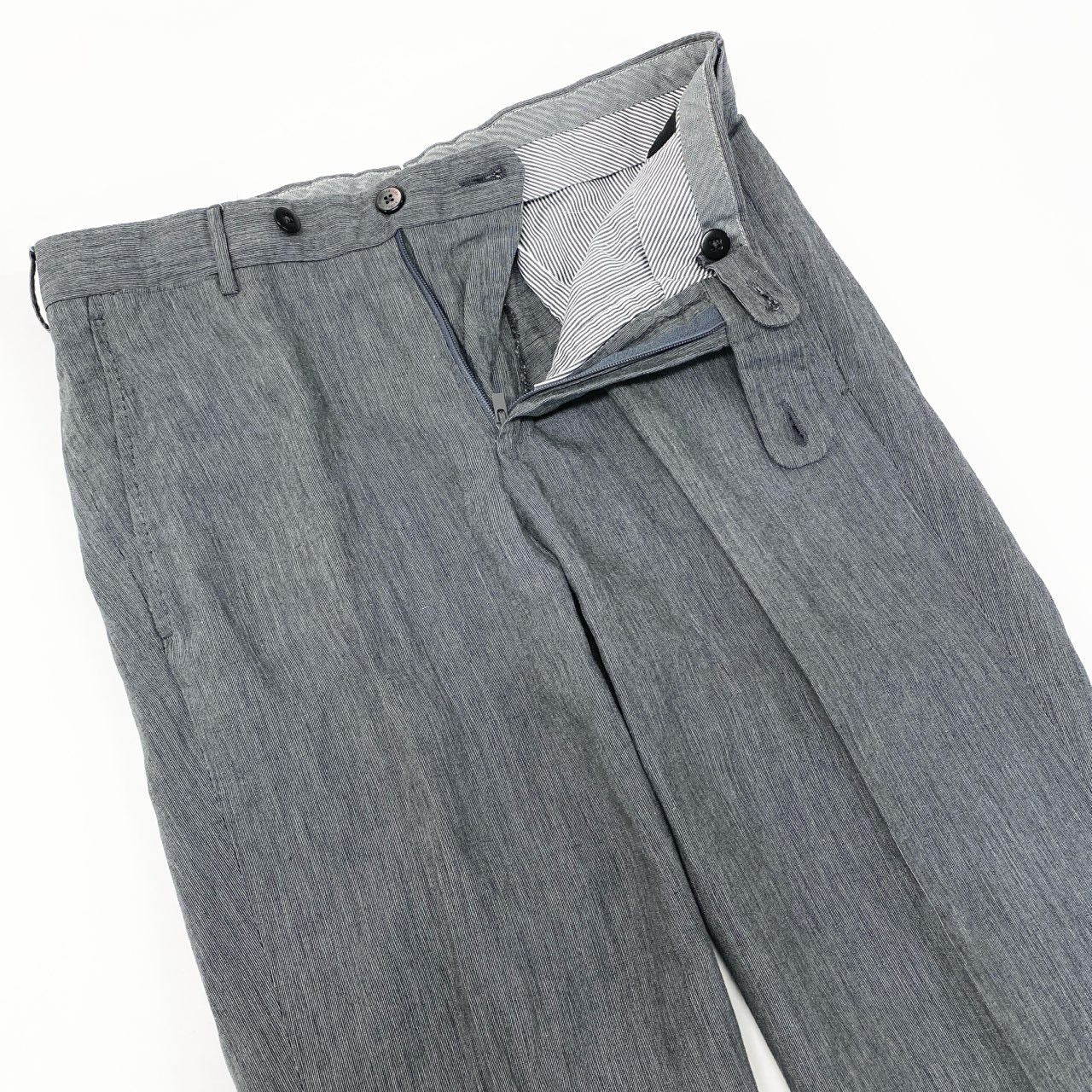 22i16《美品》 Ermenegildo Zegna エルメネジルドゼニア サマースラックス テーパードパンツ ボトムス スリムフィット 44 グレー シルクリネン メンズu02t