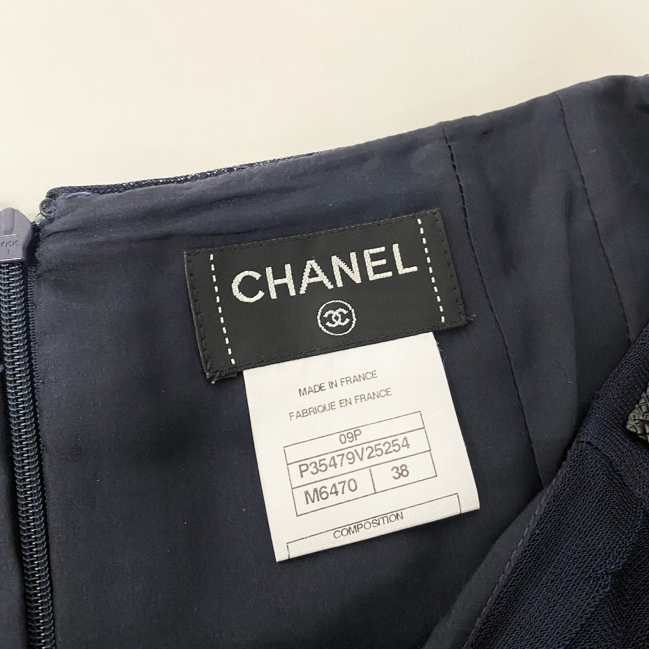 e10 CHANEL ニットタイトスカート グラデーション マトラッセバッグモチーフプレート P35479V25254 38サイズ ネイビー レーヨン100％ レディース 女性用k02i