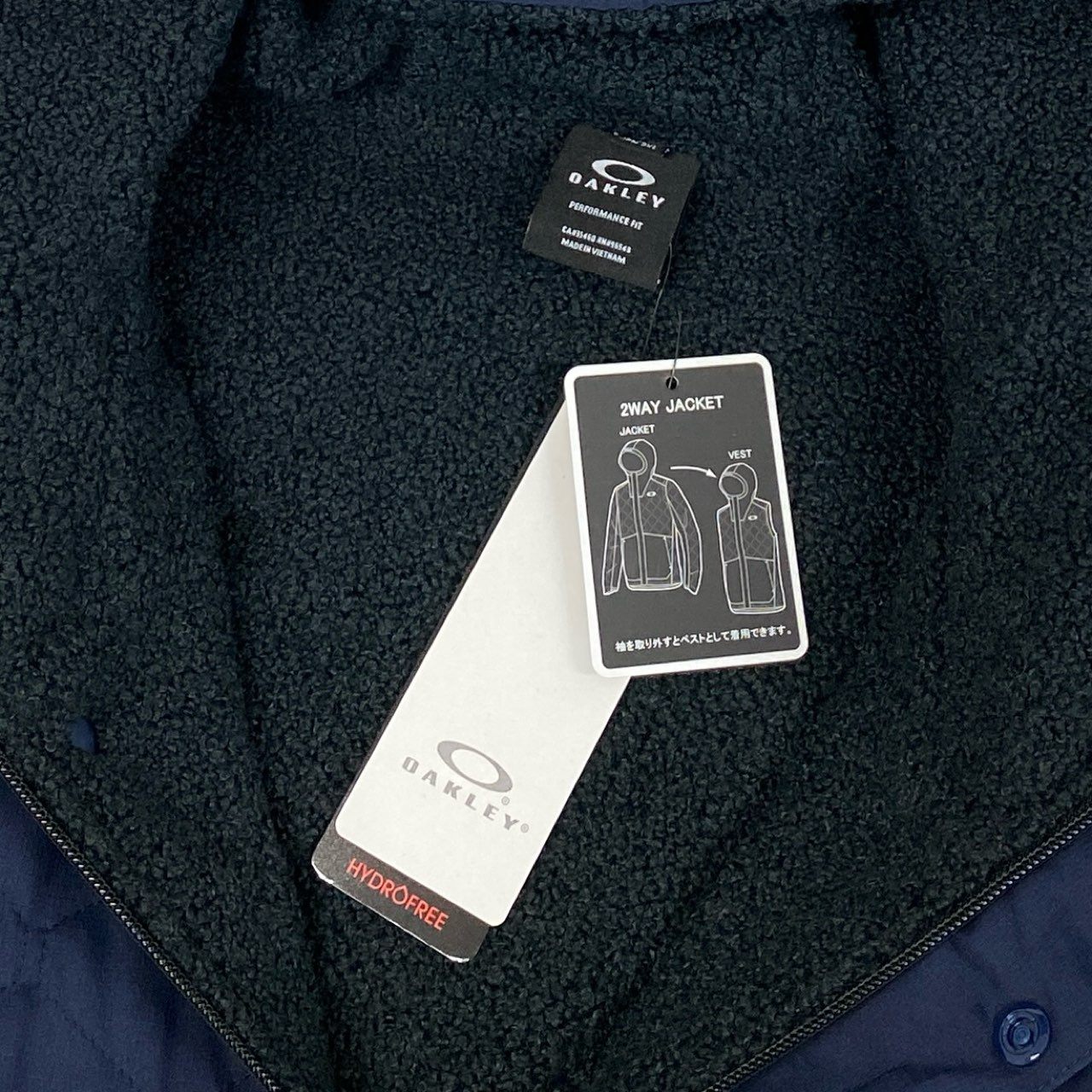 78i10-5《未使用品》タグ付 OAKLEY オークリー UNEVEN PUFF JACKET 3.0 中綿2wayジャケット ベスト ゴルフウェア アウター ロゴ刺繍 大きいサイズ FOA402870 2XL ネイビー メンズk02i