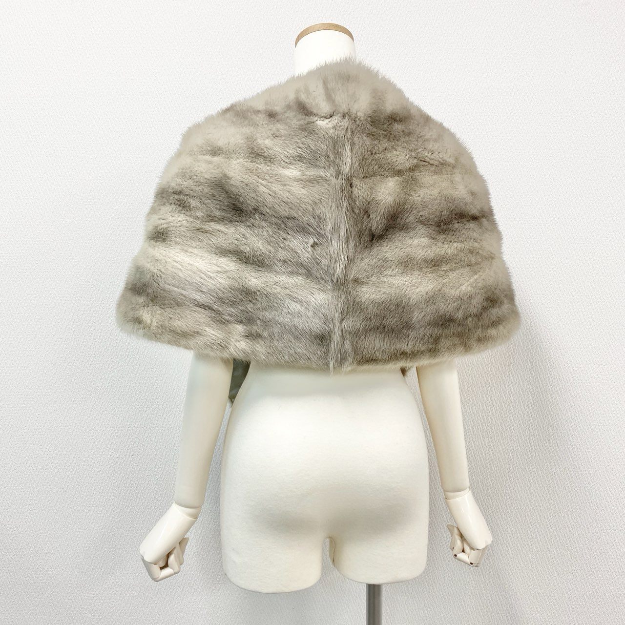 50j23 Fur Couture BEBERY HILLS 最高級毛皮 サファイアミンク ミンクファー 毛皮マフラー 大判ティペット シルバーグレー ミンクファー レディースu02t