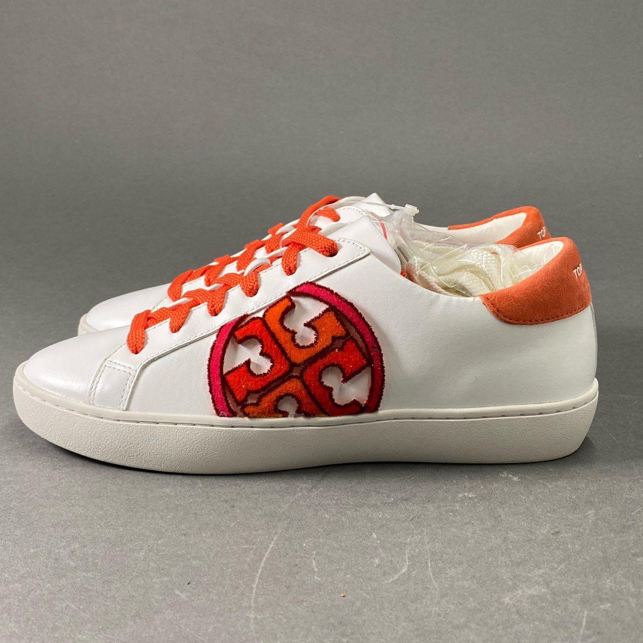 1e12 【美品】 TORY BURCH トリーバーチ T-Logo Fil Coupe Sneaker ロゴスニーカー 6M ホワイト オレンジ レザー シューズ