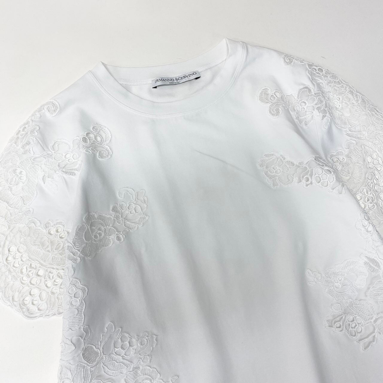 23e11【美品】ERMANO SCERVINO エルマノシェルビーノ 花柄レース半袖Tシャツ カットソー ストレッチ トップス 42サイズ ホワイト レディース 女性用t18r