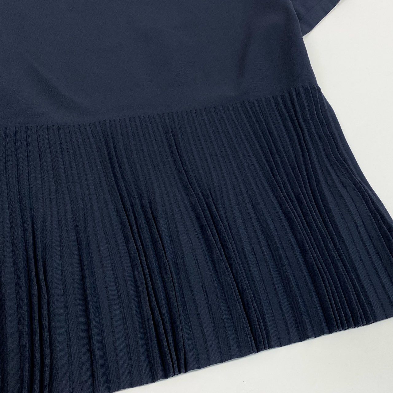 Eb19 《美品》 Salvatore Ferragamo サルヴァトーレフェラガモ プリーツ切替 半袖Tシャツ カットソー トップス L ネイビー レディースu02t