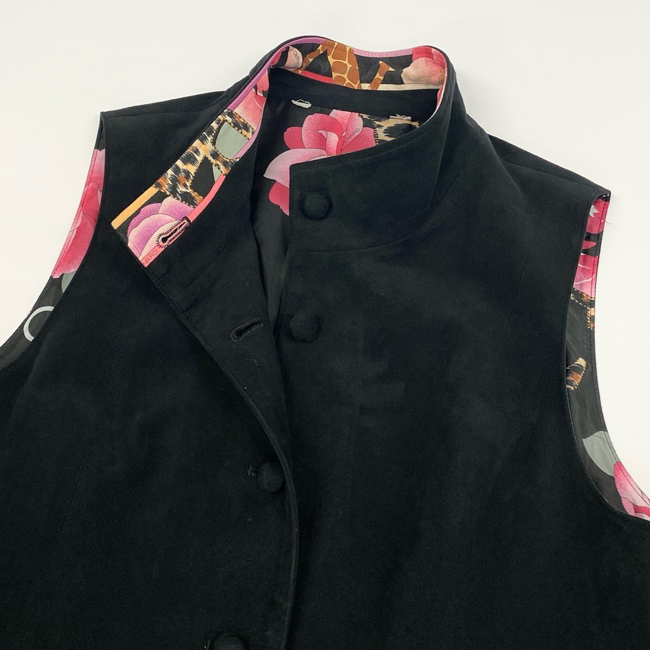 4k7 LEONARD SPORT レオナールスポーツ ジレベスト ロングべスト 美しい花柄プリント スエードレザー  40 ブラックo07t