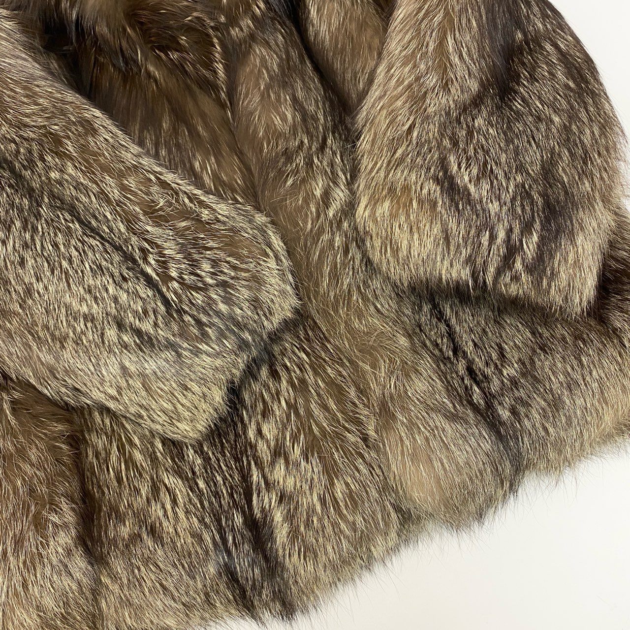 42a23 シルバーフォックス 極厚 ファーコート サイズ13 茶系 本毛皮 Silver Fox Fur Coatt18r