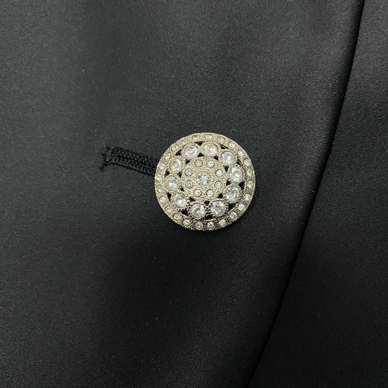83e12 YVES SAINTLAURENT イヴサンローラン サテンジャケット シャツジャケット ロングスリーブ サイズ9A3 光沢 ブラック レディース 女性服o07t