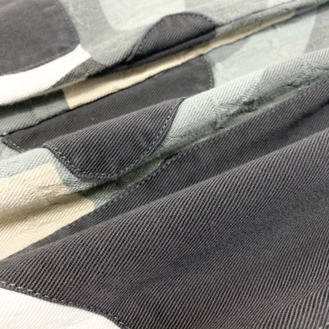 55L23 LOUIS VUITTON ルイヴィトン パッチワーク ポートレートデニム モノグラムジャガード サイズ28 メンズ PATCHWORKED PORTRAIT Monogram Denim Pantk02i