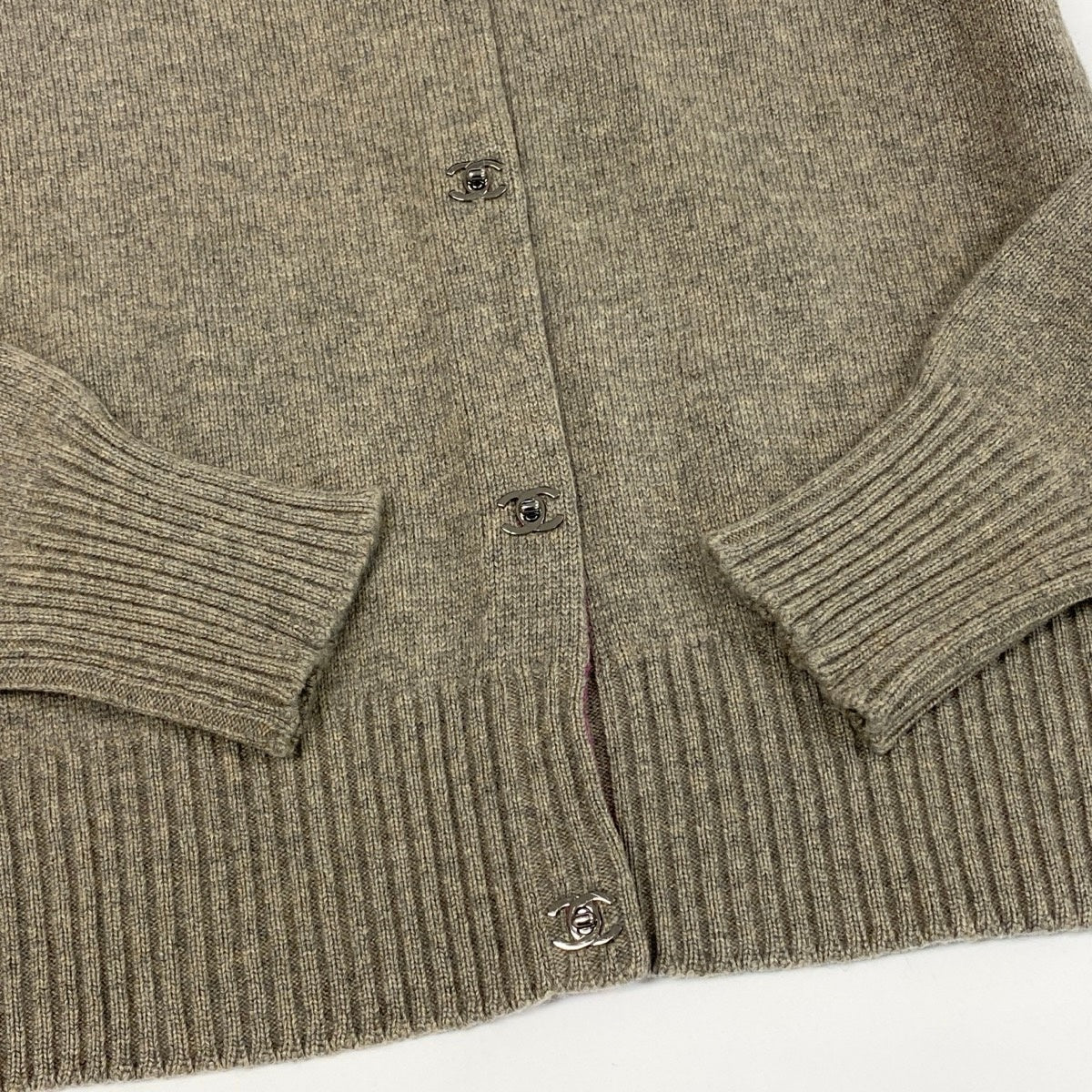 Cf29 【美品】 CHANEL シャネル 2013年 ターンロック ココマーク カシミヤ ニットカーディガン P46816 サイズ38 グレー ベージュ カシミア100％ レディースta1