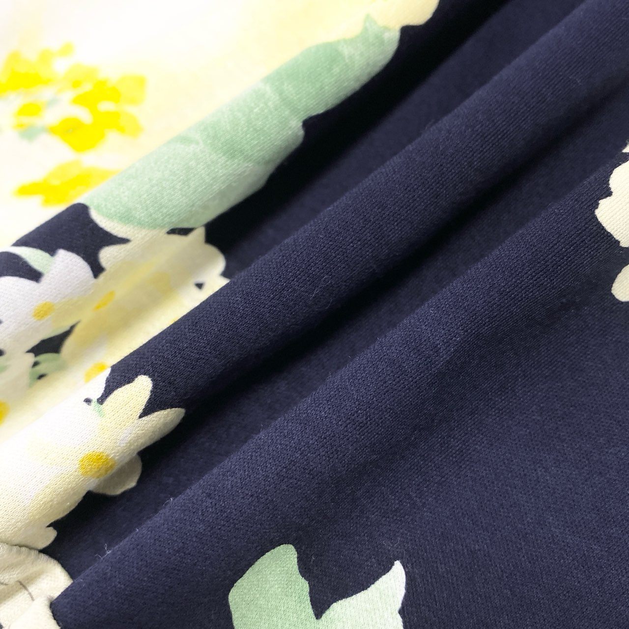 60c6《美品》 LEONARD レオナール 美しい花柄プリント 半袖カットソー Tシャツ トップス 40 ネイビー イエロー コットン レディースu02t