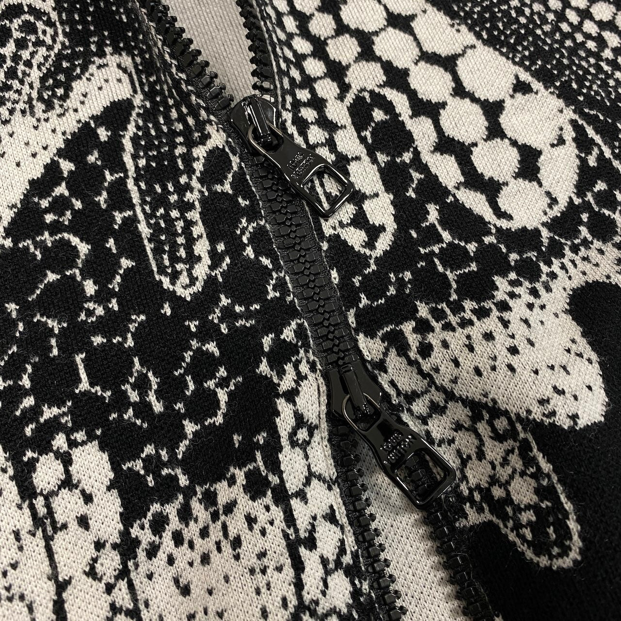 Id2 《極美品》 LOUIS VUITTON ルイヴィトン × 草間彌生 サイケデリックフラワー ウールニットパーカー Psychedelic Flour Wool Knit Parka サイズL ブラック Yayoi Kusamat18r
