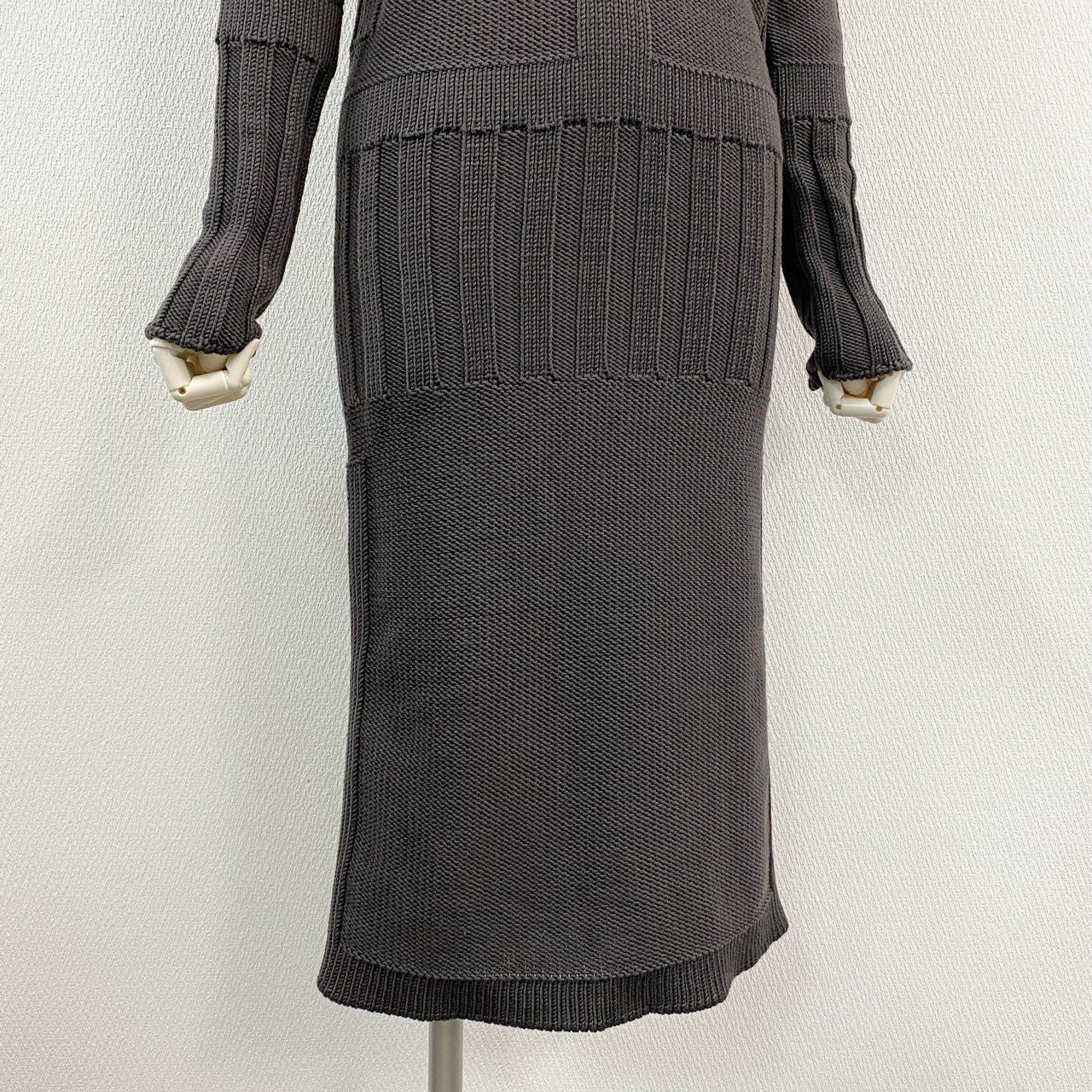 10a13 FENDI フェンディ ロングニットワンピース タイトワンピース 長袖 Vネック イタリア製 レディース 女性用 40 グレー系u02t