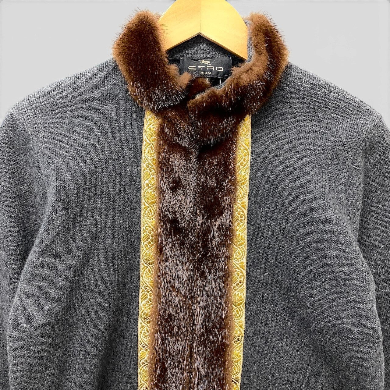 40f15 ETRO エトロ ウールニット カーディガン ミンクファー ゴールド刺繍 イタリア製 サイズ44 グレー レディース 女性用u02t