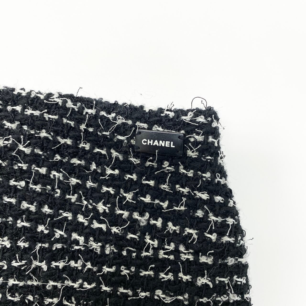 Cd23 CHANEL シャネル 2003年 ツイードスカート 膝丈スカート ロゴプレート サイズ36 ブラック ホワイト レディース 女性用u02t