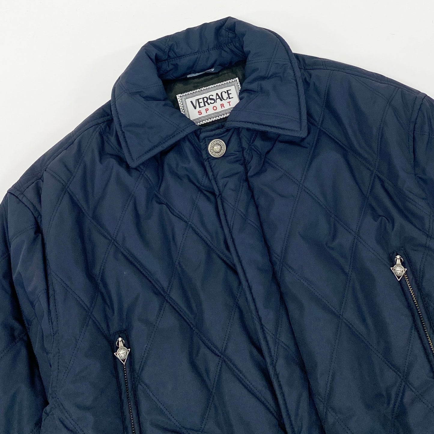 17k9 VERSACE ヴェルサーチ  イタリア製 メデューサボタン キルティング 中綿コート ジャケット 50 Lサイズ相当 ネイビー メンズo07t