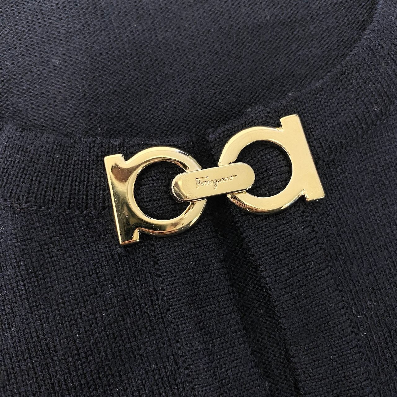 Id2 Salvatore Ferragamo サルヴァトーレフェラガモ ガンチーニ ロングスリーブニット ハイゲージニット セーター レディース 女性服 サイズS ネイビー ウール100％u02t