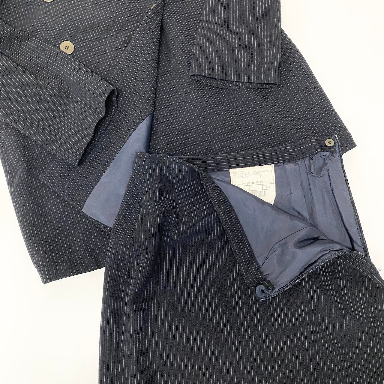 56e12 GIORGIO ARMANI ジョルジオアルマーニ セットアップ スカートスーツ ノーカラージャケット ダブルブレスト 膝丈スカート ストライプ柄 サイズ40 ネイビー レディース 女性服u02t