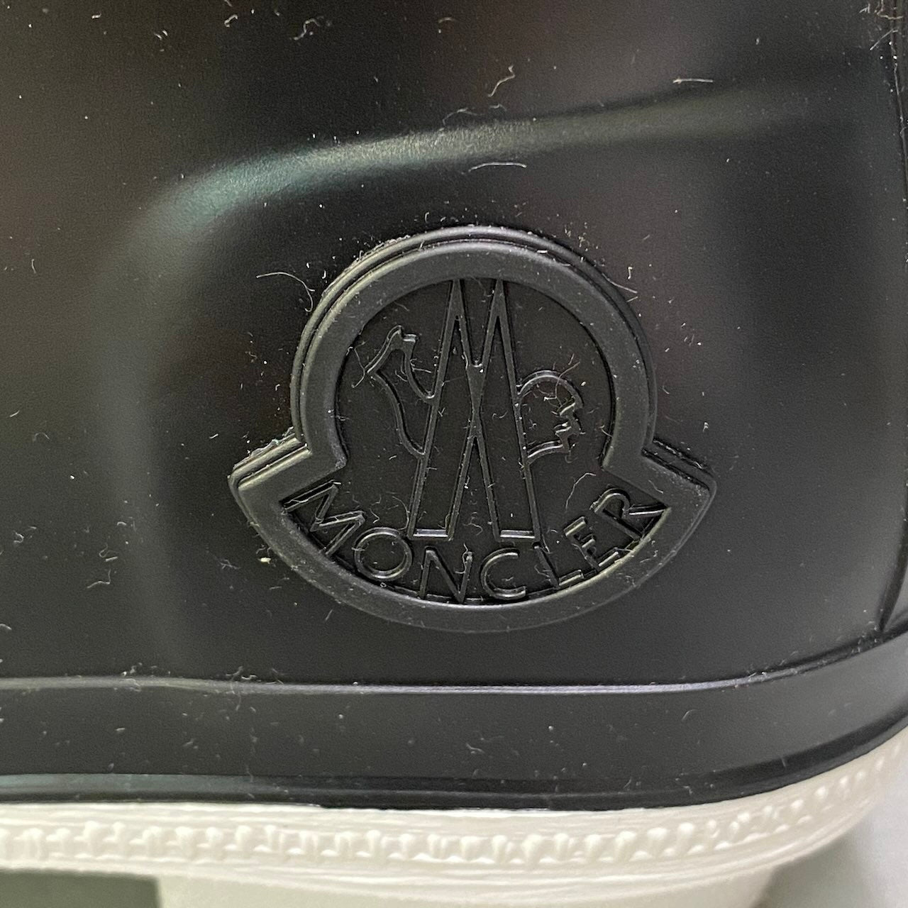 4e18 MONCLER モンクレール ベルテッド エンボスロゴ レインシューズ 長靴 イタリア製 36サイズ ブラック ホワイト レディース 女性用k02i