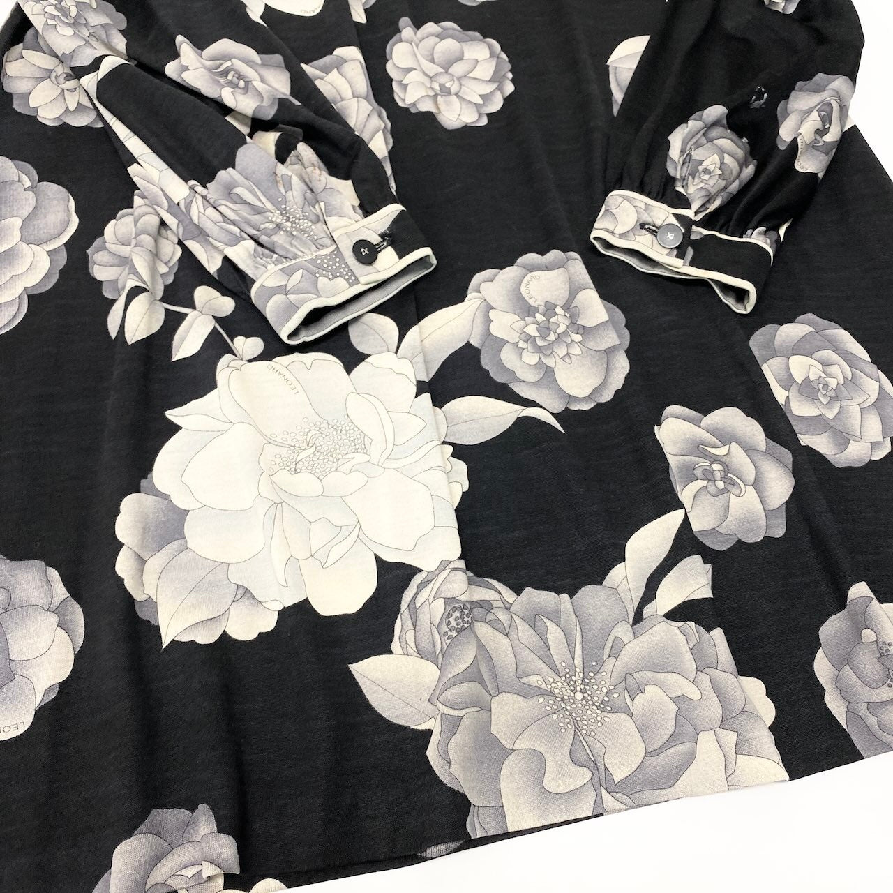 76d9 LEONARD FASHION レオナール 長袖ワンピース ロングワンピース 花柄プリント 薔薇 ウールシルク混 LL ブラック レディース 女性用o07t