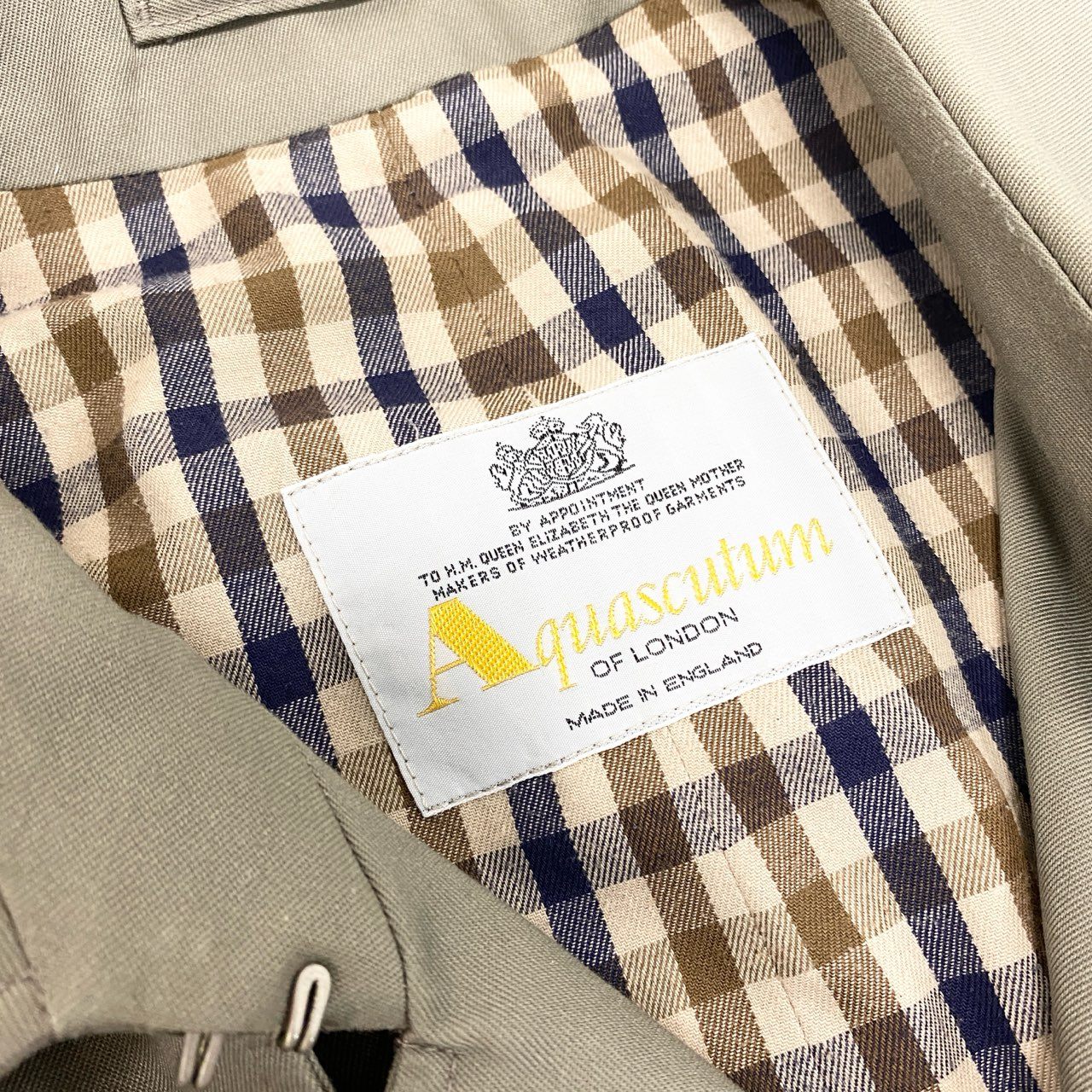 40k18 Aquascutum OF LONDON アクアスキュータム 英国製 トレンチコート ロングコート 裏地チェック メンズ 紳士服 アウター カーキu02t
