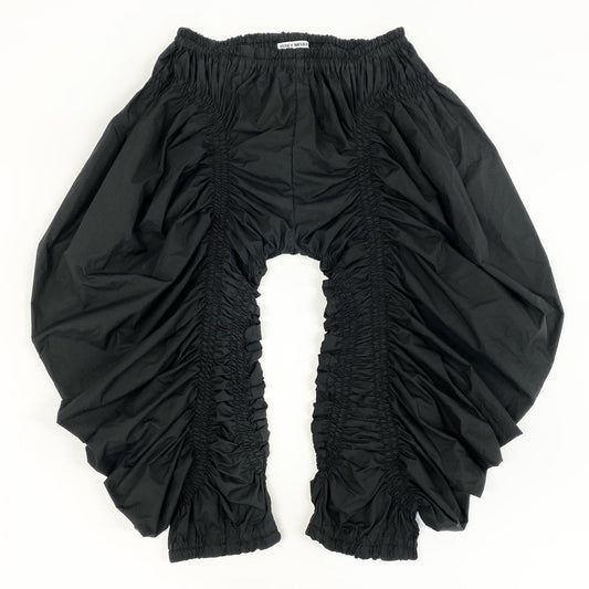 82f24 ISSEY MIYAKE イッセイミヤケ シャーリングギャザーパンツ 変形 ボトムス 日本製 ウエストゴム IM03FF576 2 ブラック メンズ