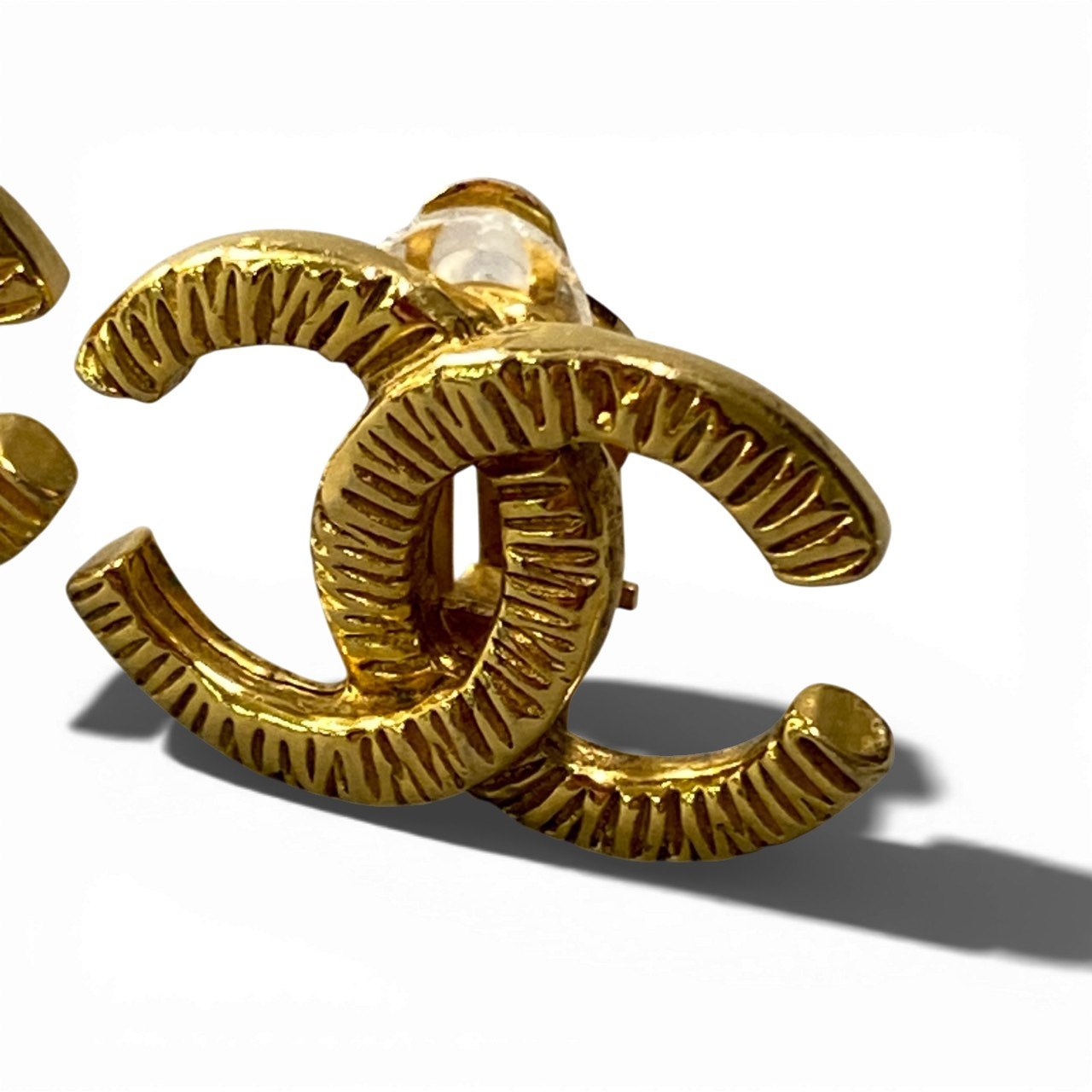 b5〇 Vintage Chanel Coco Mark earringt a1