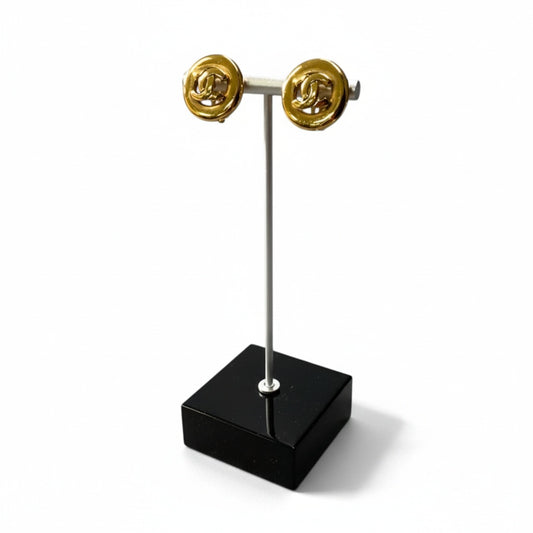 b5〇 Vintage CHANEL Coco Mark Gold Earrings ta1