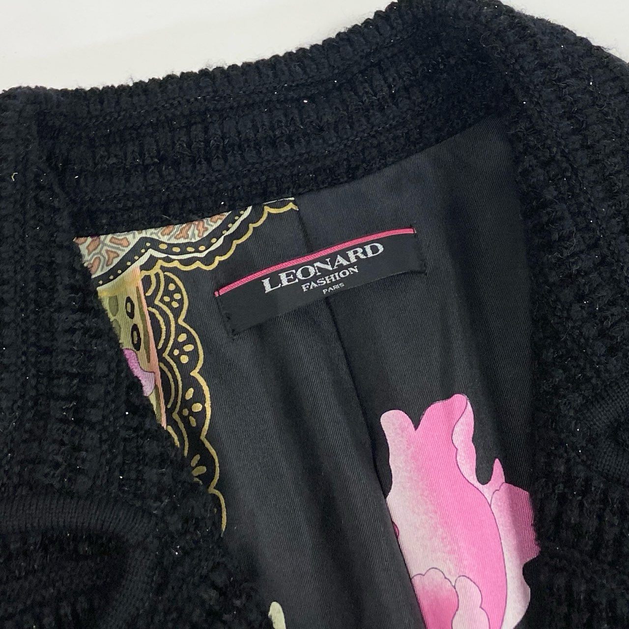 58a21 LEONARD FASHION レオナール ニットジャケット テーラードジャケット ラメニット 裏地花柄プリント レディース 女性用 大きいサイズ LL ブラックu02t