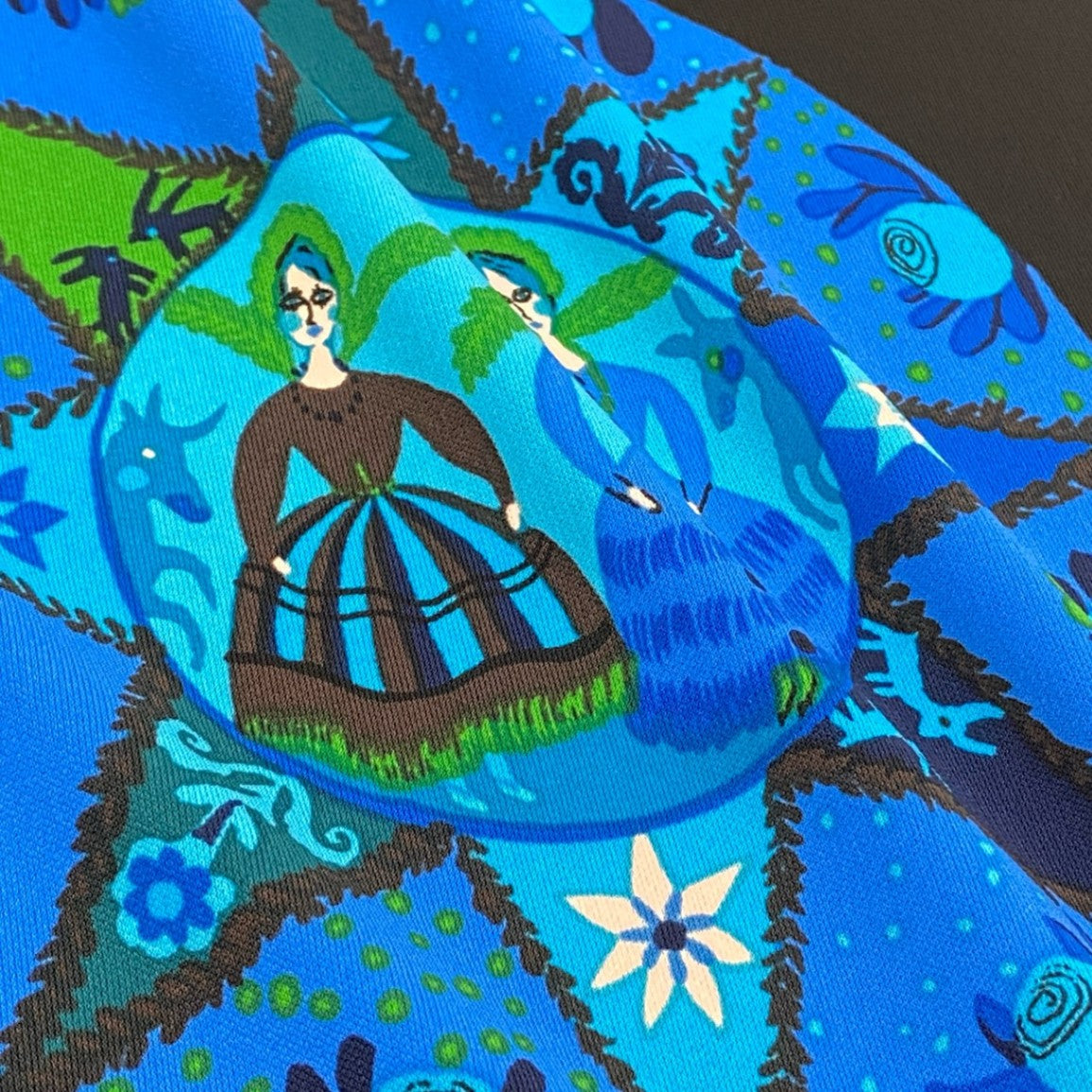 2k19《美品》 TOKUKO 1er VOL トクコプルミエヴォル 長袖ワンピース チュニック Aライン 裾シアープリーツ 9 ブラック レディースu02t