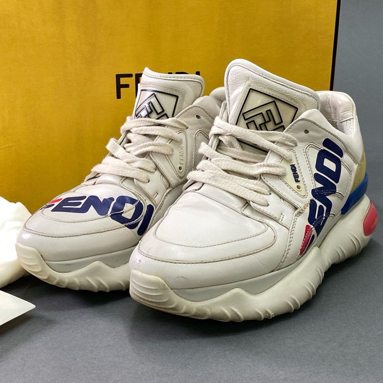 5d21 FENDI フェンディ × FILA フィラ MANIA マニア ロゴスニーカー 37 ホワイト レザー シューズ 箱付き