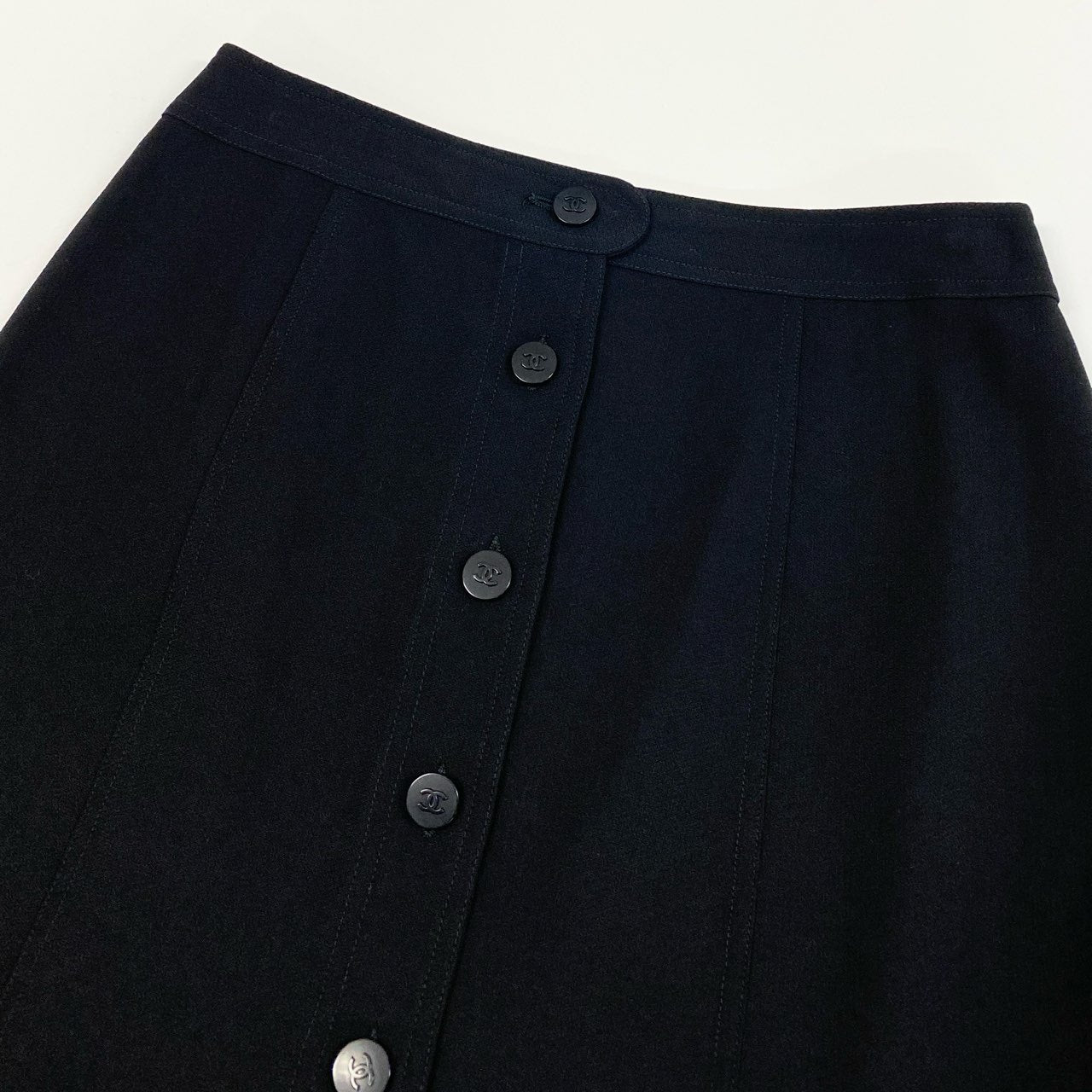 64a15 【archive】CHANEL シャネル 1998年 Cruise P09856 オールブラック ココマークボタン ミニスカート サイズ38 ブラック レディースta1