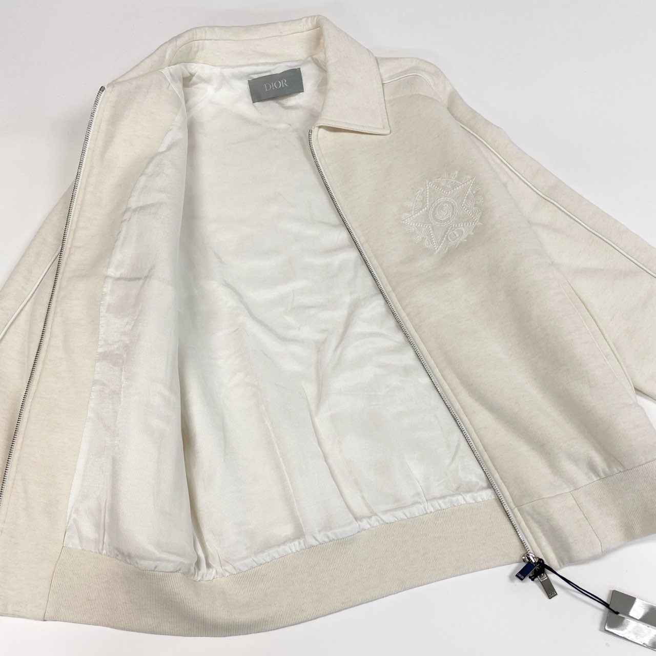 20a14 【タグ付】 Dior ディオール ダブルジップ コットンジャケット ブルゾン 胸元刺繍  メンズ 紳士服 243J432A0802 M オフホワイト系o07t