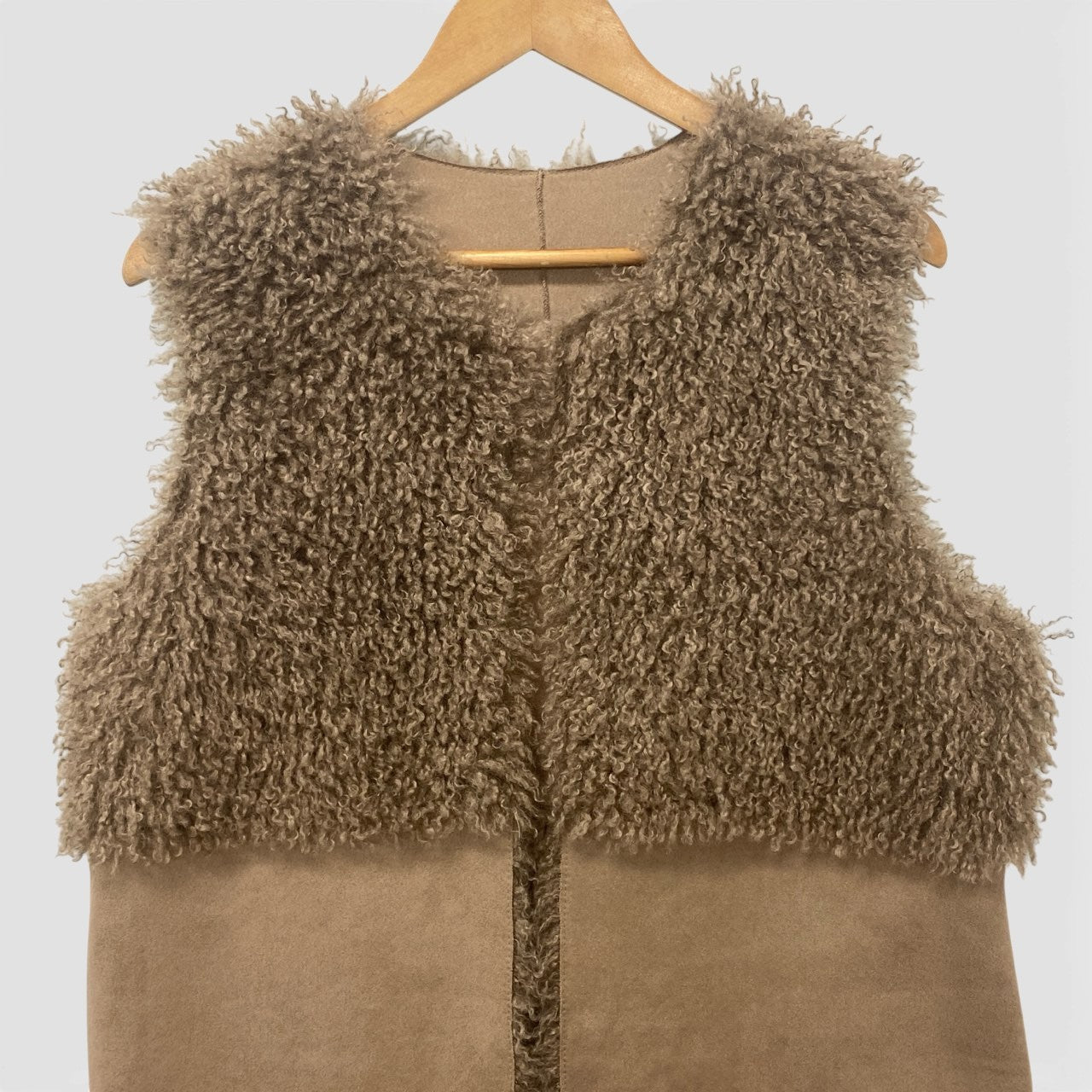 78b12 【美品】Leilian レリアン ノースリーブコート プードルファー アウター 9サイズ ベージュ ポリエステル100％ レディース 女性用u02t