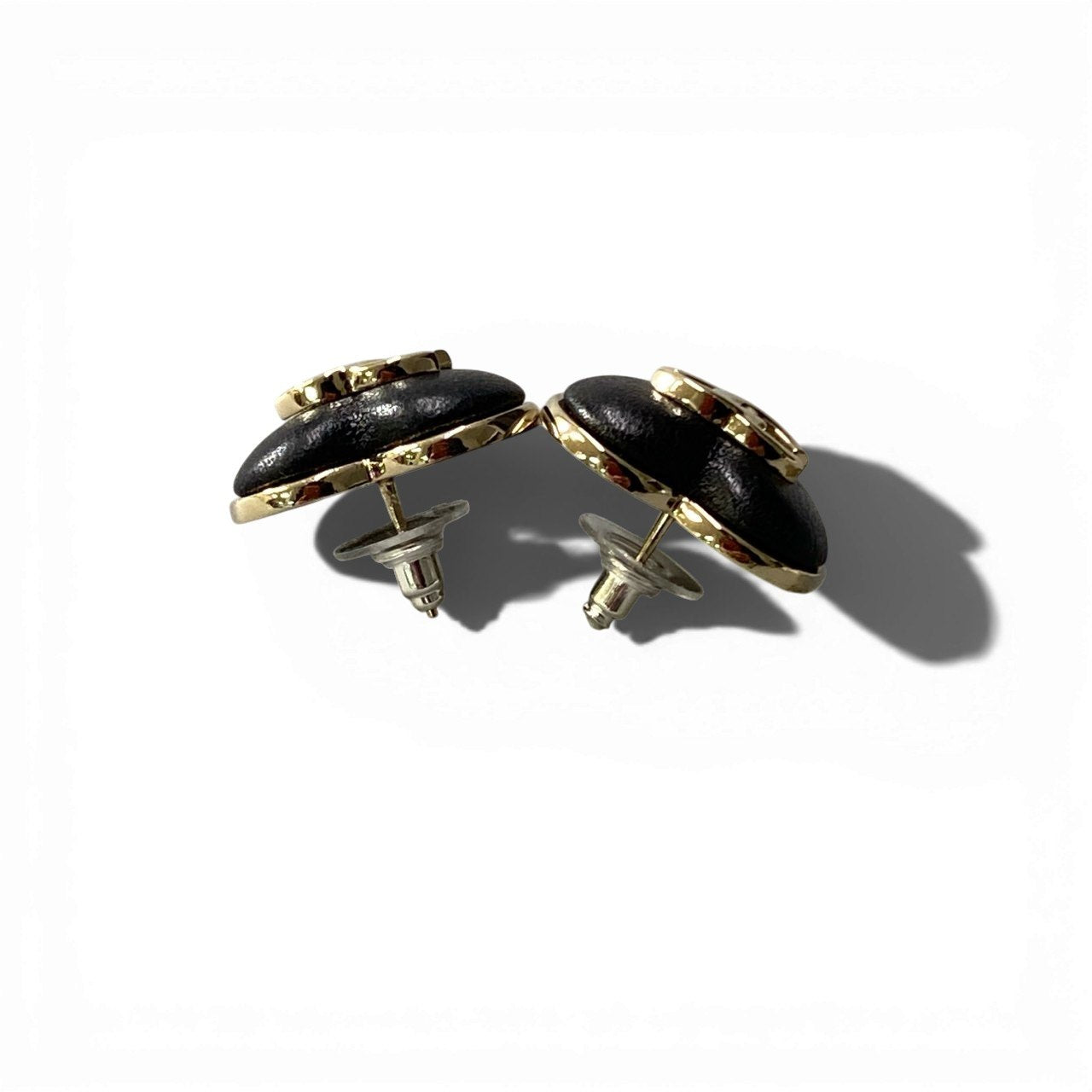 b5 CHANEL シャネル 2022 レザーハート ココマーク ピアス アクセサリー ブラック レザー レディースta1