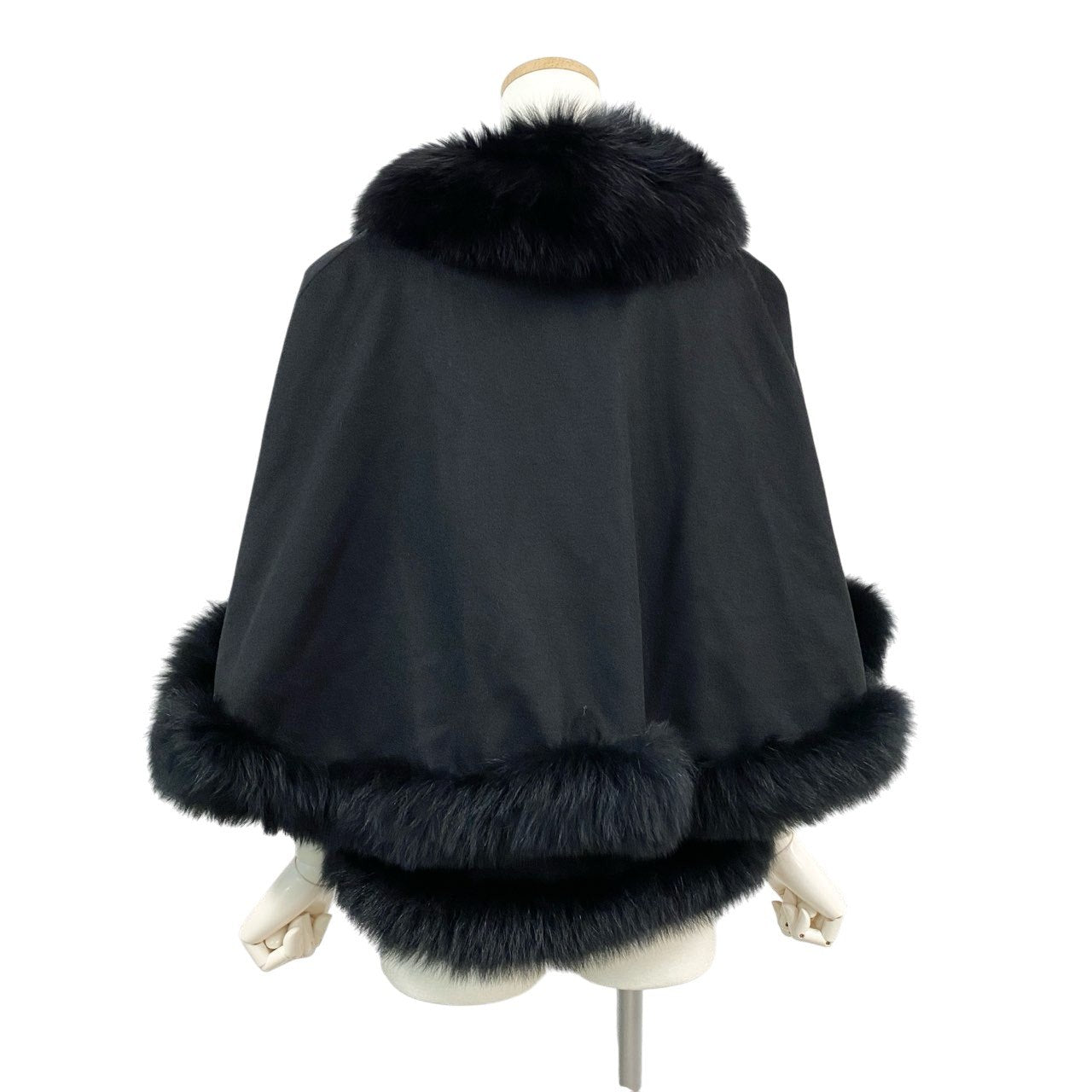 45a15 ブルーフォックス × カシミヤ100％ ポンチョ ケープ サイズM ブラック 本毛皮 Fox Fur Cashmere Capet18r