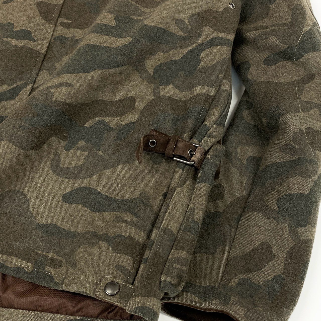 49L8 【美品】JACOB COHEN ヤコブコーエン フィールドジャケット ジップアップジャケット カモフラ ウールナイロン 844885A 48サイズ カーキ系 メンズo07t