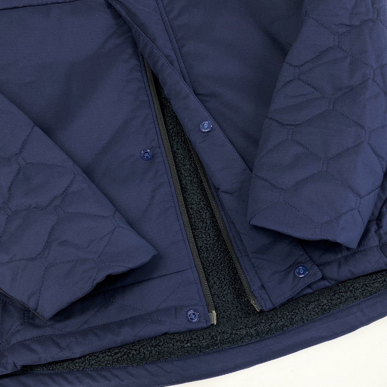 77i10-1《未使用品》タグ付 OAKLEY オークリー UNEVEN PUFF JACKET 3.0 中綿2wayジャケット ベスト ゴルフウェア アウター ロゴ刺繍 大きいサイズ FOA402870 2XL ネイビー メンズk02i